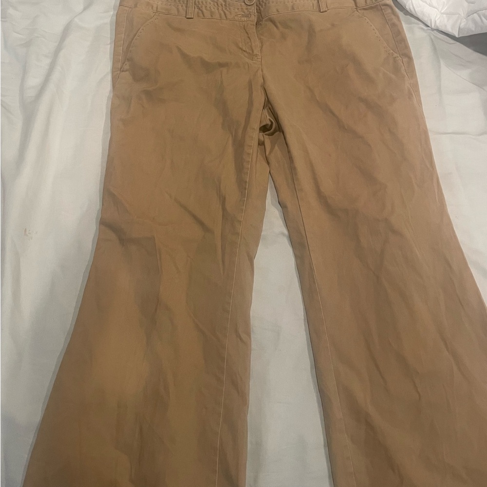 Lands’ Ends Tan and khaki cargo bell bottoms and a 2000s vibe #y2k #streetwear